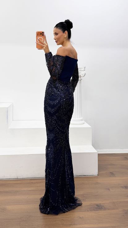 Abito da Sera in Crêpe Blu Marino con Paillettes e Spalle Scoperte