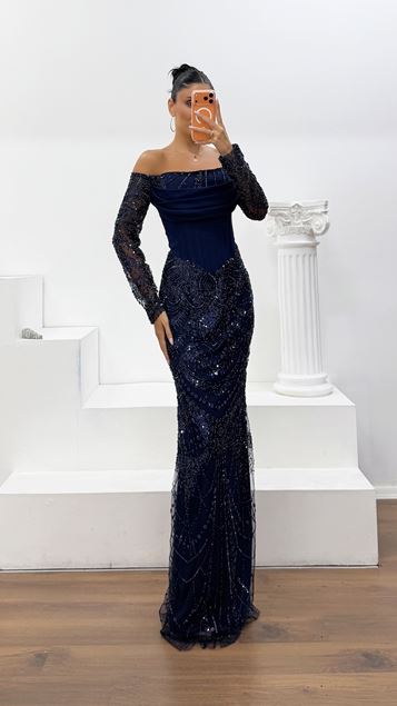 Marineblaues Pailletten-Kreppkleid mit Schulterfreiheit