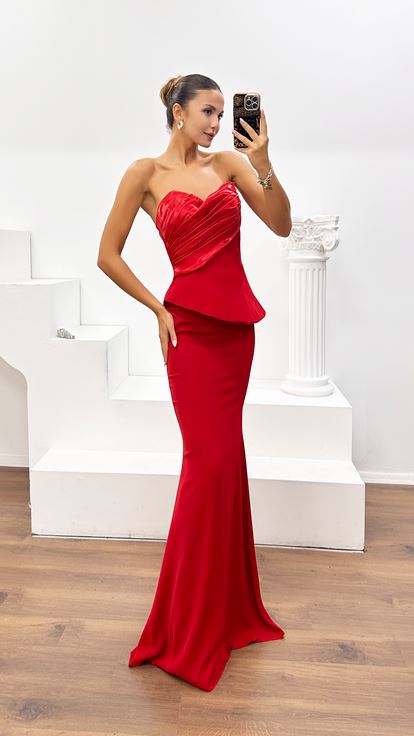 Kırmızı Straplez Peplum Detaylı Krep Saten Abiye Elbise