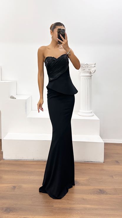 Siyah Krep Saten Straplez Peplum Detaylı Abiye Elbise