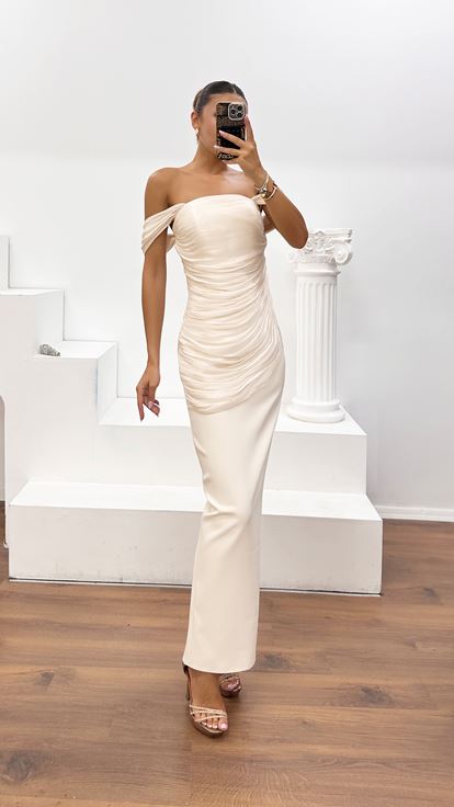 Bej Düşük Omuzlu Drape Detaylı Abiye Elbise