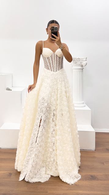 Abito da Sera Bianco in Tulle con Corsetto e Rose 3D
