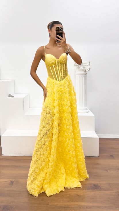 Abito da Sera Giallo con Corsetto in Tulle e Applicazioni Rose 3D