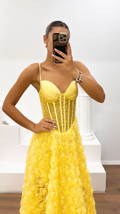 Abito da Sera Giallo con Corsetto in Tulle e Applicazioni Rose 3D