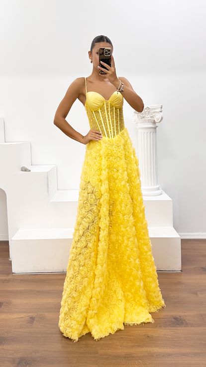 Abito da Sera Giallo con Corsetto in Tulle e Applicazioni Rose 3D