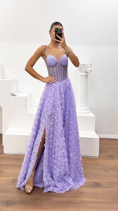 Abito da Sera Lilla con Corsetto e Applicazioni di Rose 3D
