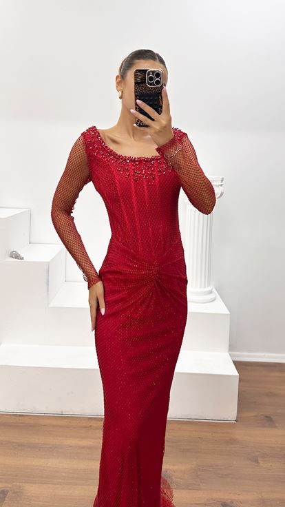 Abito da Sera Lungo Rosso in Tulle a Rete con Pietre