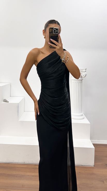 Siyah Tek Omuzlu Drapeli Dior Organze ve Krep Abiye Elbise