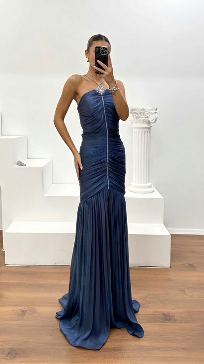 Indigo Dior Organza Neckholder Abendkleid mit Schlitz