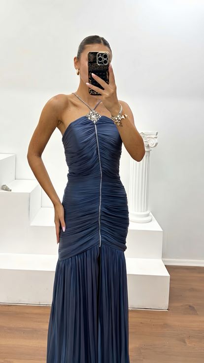 Indigo Dior Organza Neckholder Abendkleid mit Schlitz