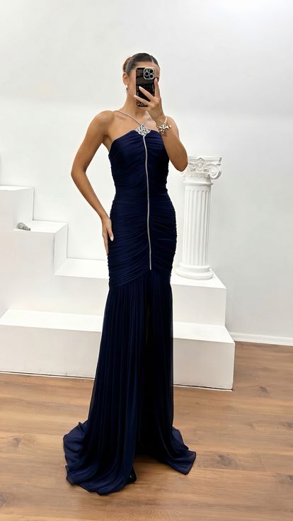 Lacivert Dior Organze Büzgü Detaylı Boyundan Bağlamalı Abiye Elbise