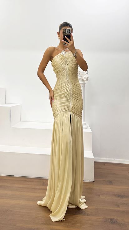 Robe de Soirée Beige en Organza Dior avec Fronces et Fente