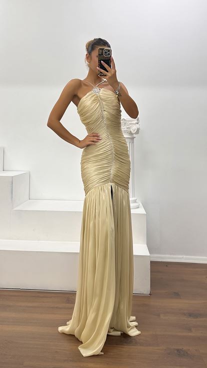 Robe de Soirée Beige en Organza Dior avec Fronces et Fente