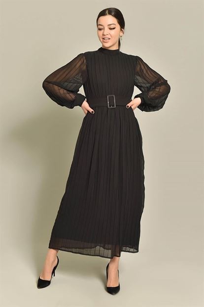 Long chiffon dress with a black battery