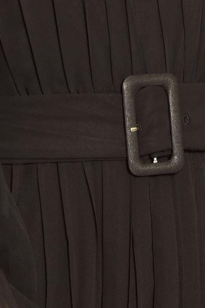 Long chiffon dress with a black battery