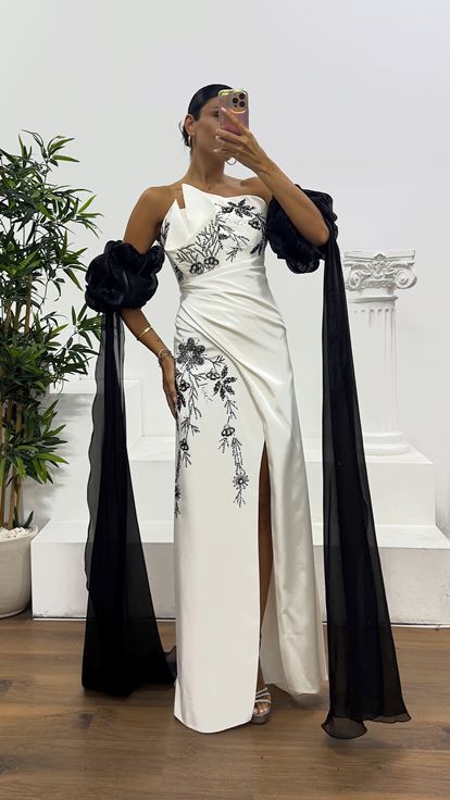 White Strapless Embroidered Detail Evening Dress