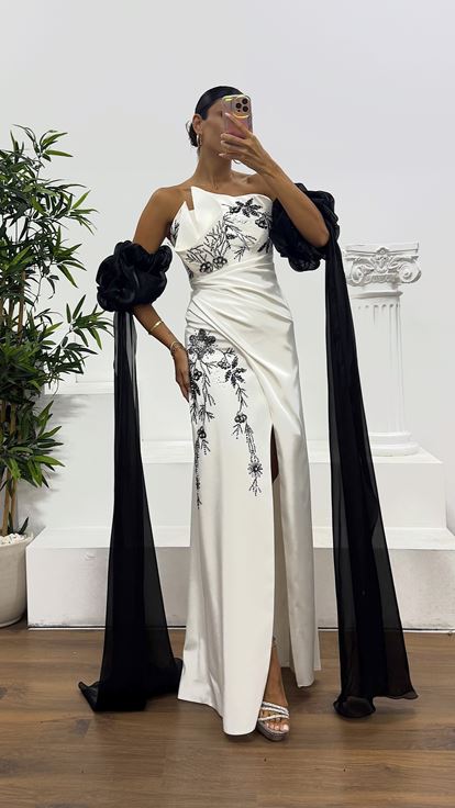 White Strapless Embroidered Detail Evening Dress