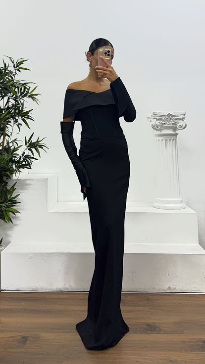 Robe de soirée bustier en satin noir avec gants