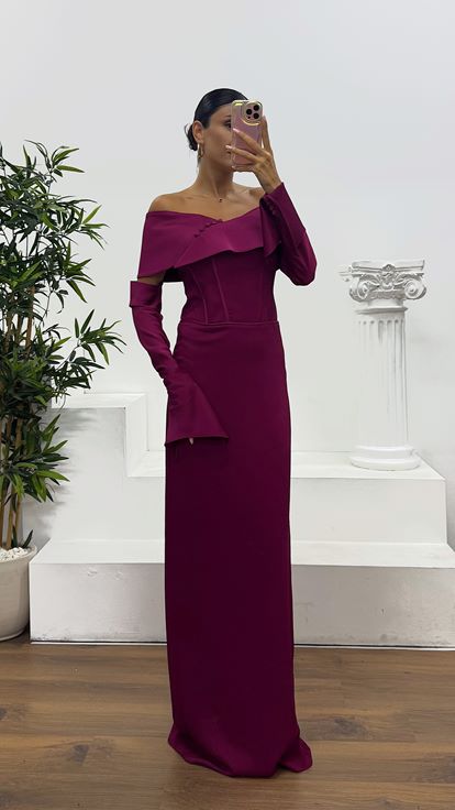 Burgundy Strapless Satin Evening Dress with Gloves