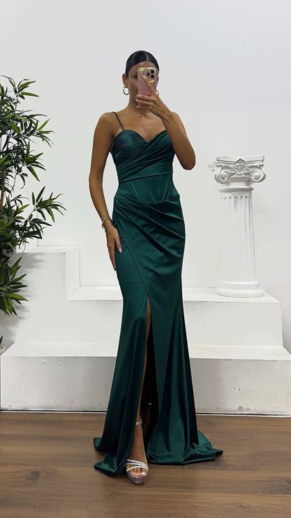 Zümrüt İp Askılı Sırt Bağlamalı Abiye Elbise