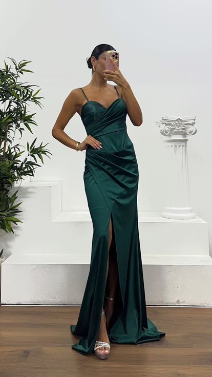 Zümrüt İp Askılı Sırt Bağlamalı Abiye Elbise