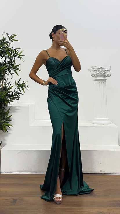 Zümrüt İp Askılı Sırt Bağlamalı Abiye Elbise