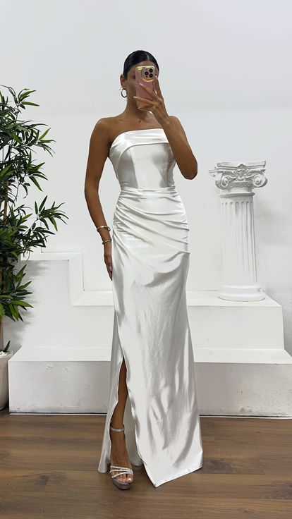 Beyaz Straplez Saten Abiye Elbise