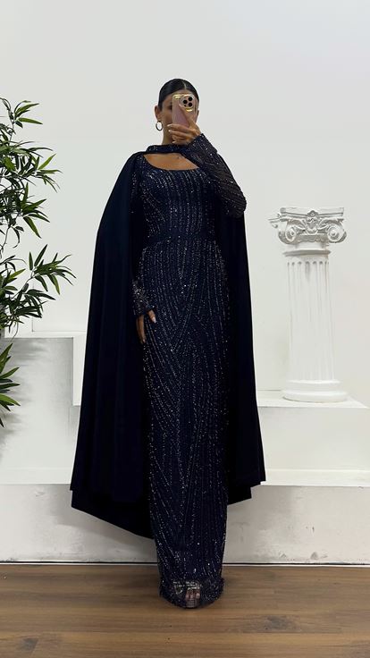 Kare Yaka İşlemeli Pelerin Detay Abiye Elbise