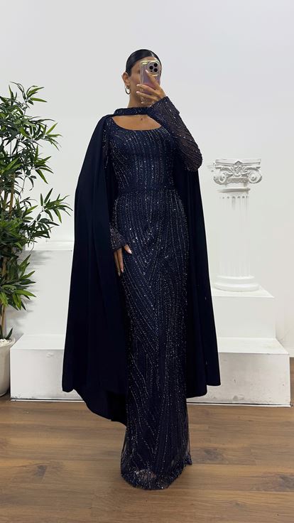 Kare Yaka İşlemeli Pelerin Detay Abiye Elbise