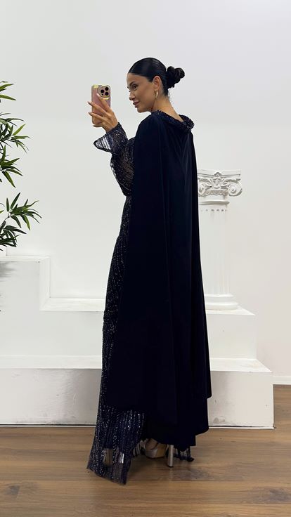 Kare Yaka İşlemeli Pelerin Detay Abiye Elbise