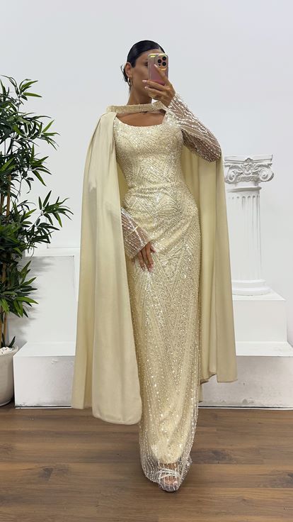 Kare Yaka İşlemeli Pelerin Detay Abiye Elbise