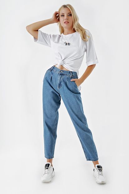 Blue mom jean pants