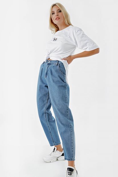 Blue mom jean pants