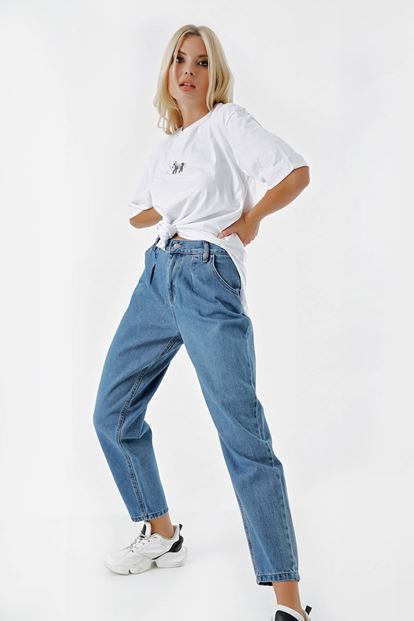 Blue mom jean pants