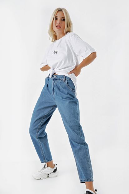 Blue mom jean pants
