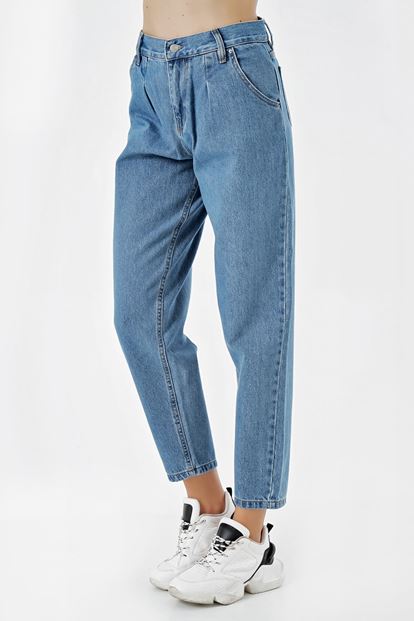 Blue mom jean pants